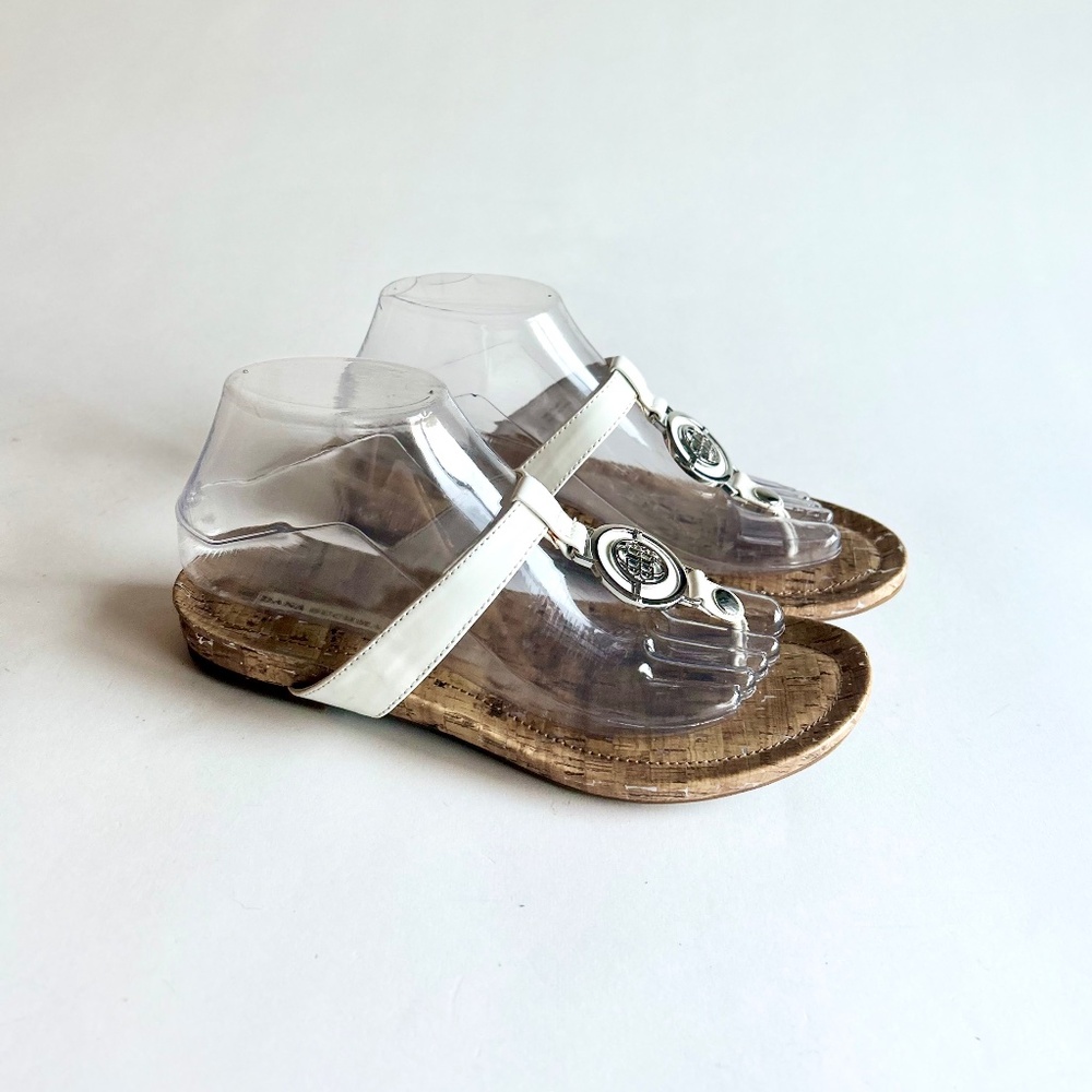 Dana Buchman White Leather Cork Rubber Outsole Flip Flops size 7.5